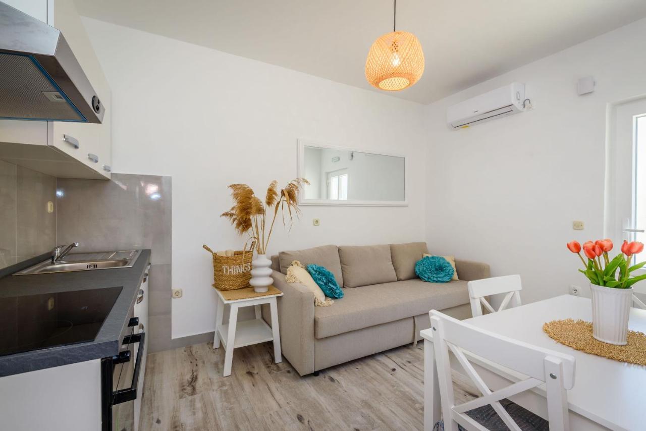 Apartments Morska Vila Комарна Экстерьер фото